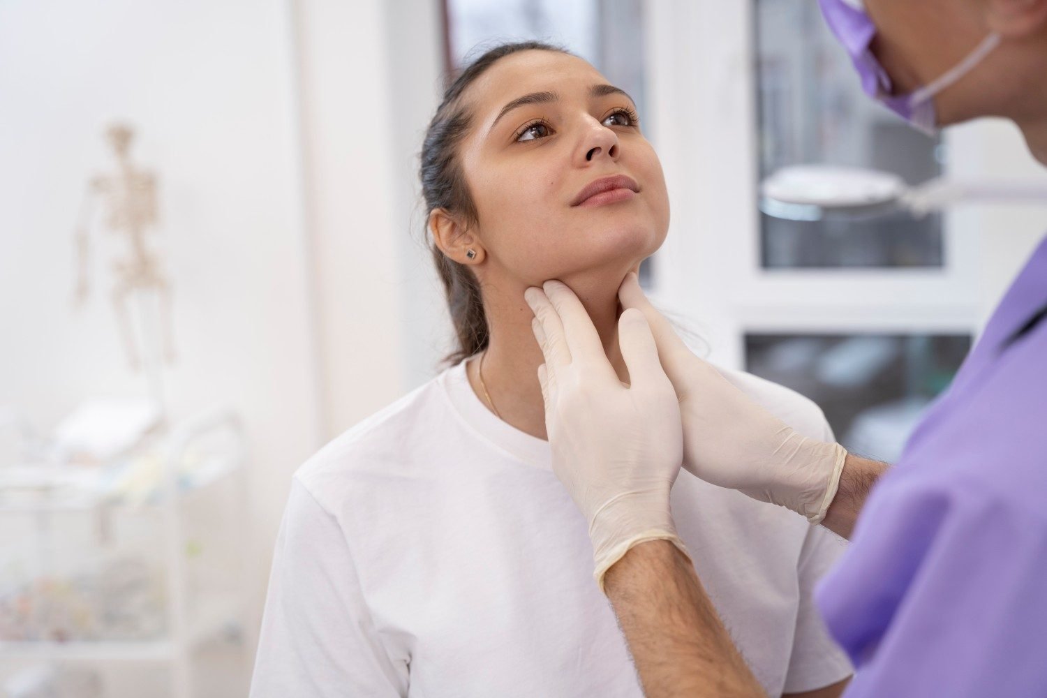 Thyroid Swelling Treatment in Punjabi Bagh